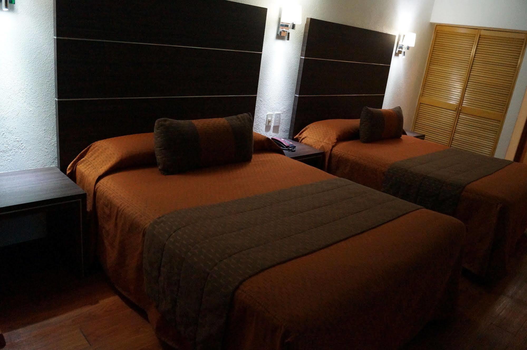 Hotel Villa De Madrid Kota Meksiko Bagian luar foto