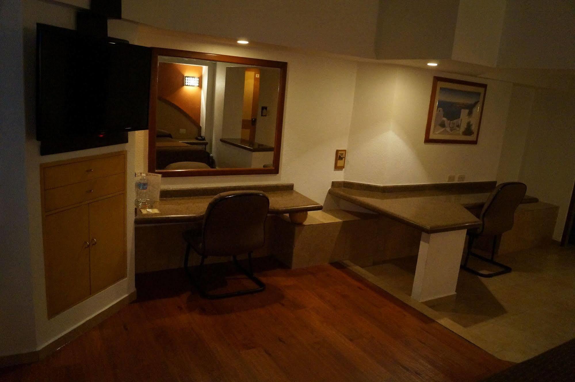 Hotel Villa De Madrid Kota Meksiko Bagian luar foto